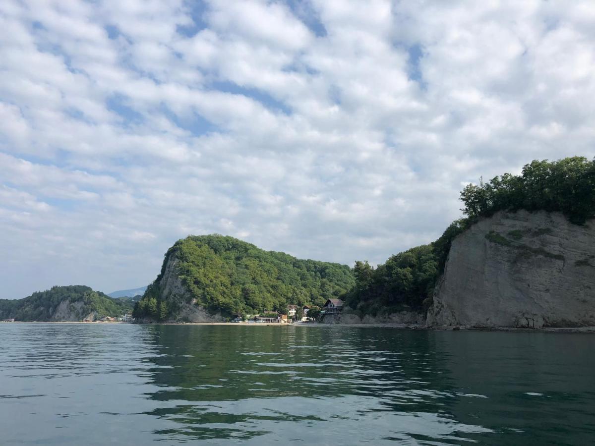 Золотая Бухта База Отдыха Pizunda Exterior foto
